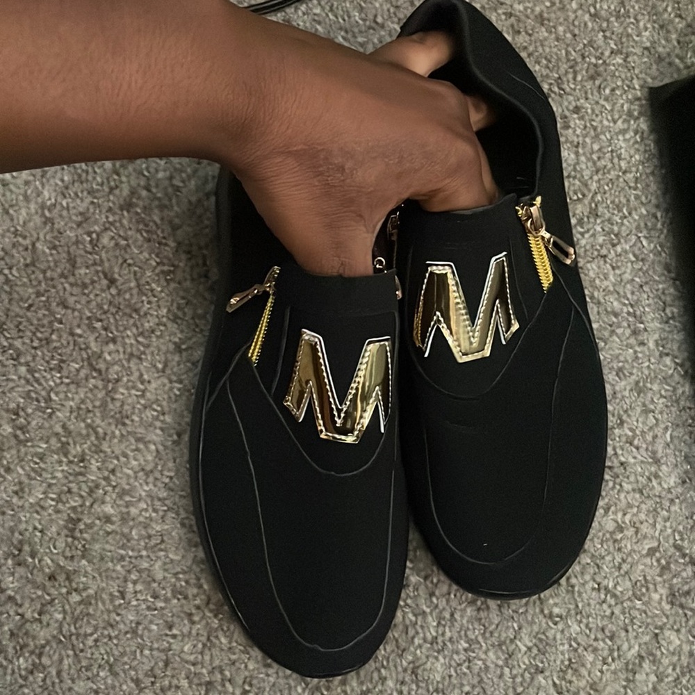 Phoebe Fashion Sneakers 11 /
Black